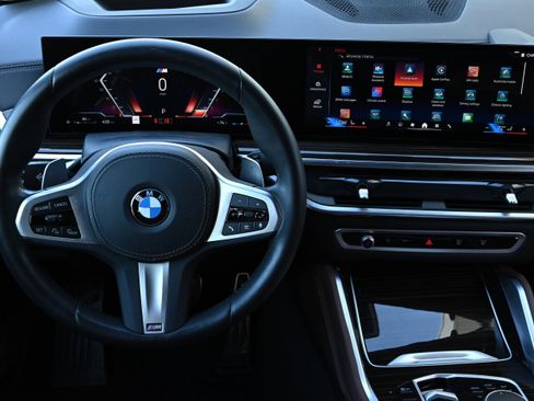 Certified 2025 BMW X6 xDrive40i w/ Premium Package image 14