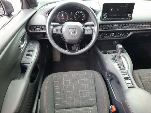 Used 2025 Honda HR-V Sport image 11