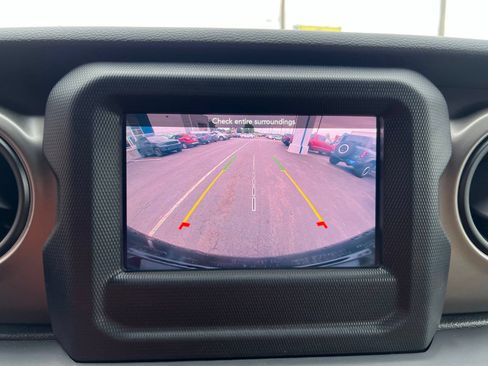 Used 2021 Jeep Wrangler Sport AWD/4WD image 33