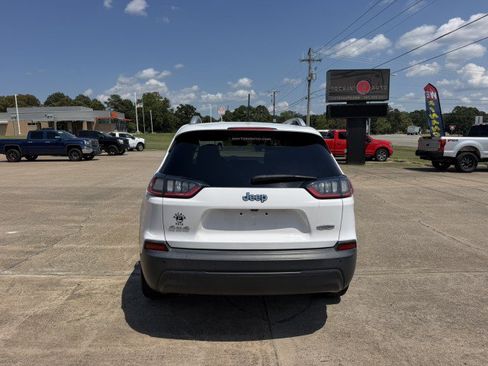 Used 2019 Jeep Cherokee Latitude Plus w/ Comfort/Convenience Group AWD/4WD image 7