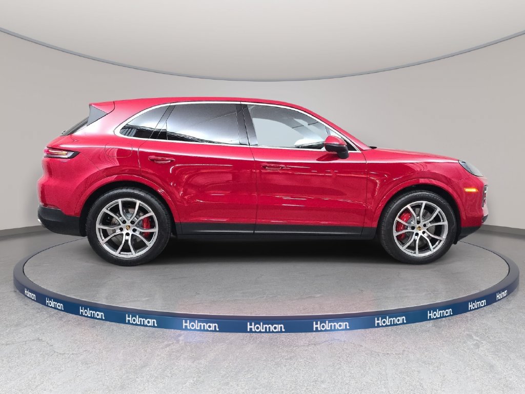 Used 2024 Porsche Cayenne S AWD/4WD image 5