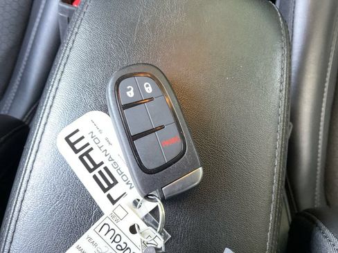 Used 2021 Jeep Cherokee Latitude Plus FWD image 37