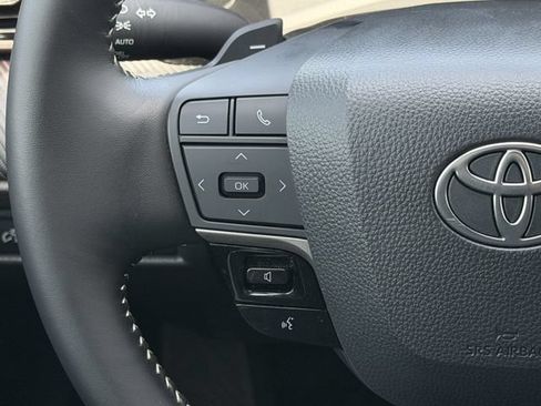 Used 2025 Toyota Camry SE w/ Convenience Package FWD image 14