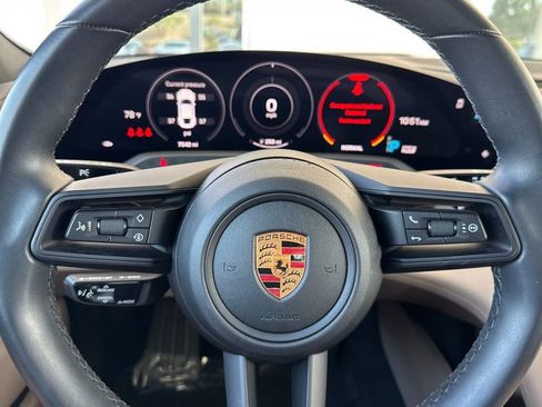 Used 2022 Porsche Taycan image 28