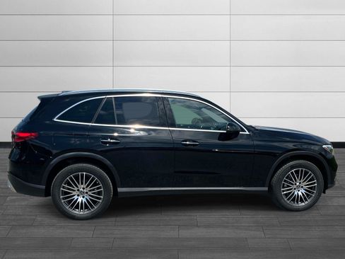 Used 2026 Mercedes-Benz GLC 300 4MATIC image 2