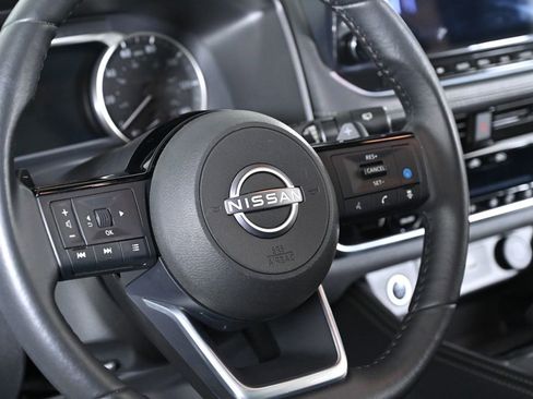 Used 2023 Nissan Rogue SL w/ SL Premium Package image 13