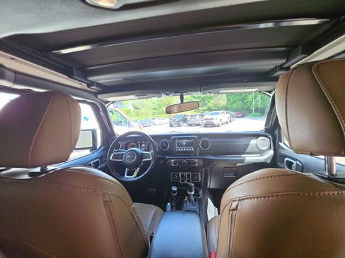Used 2020 Jeep Wrangler Unlimited Sahara w/ LED Lighting Group AWD/4WD image 25