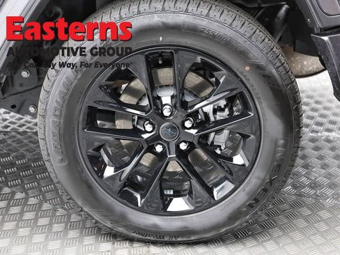 Used 2025 Jeep Wrangler Unlimited Sahara AWD/4WD image 8