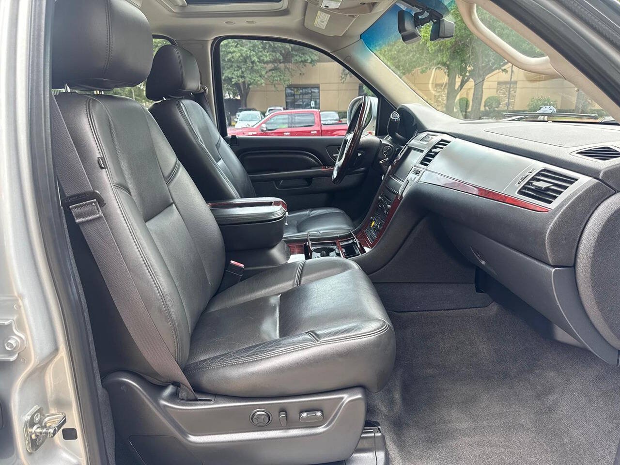 Used 2013 Cadillac Escalade Luxury RWD image 14