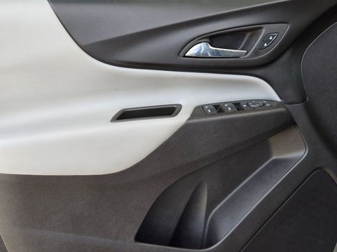 Used 2024 Chevrolet Equinox LS w/ LS Convenience Package FWD image 11
