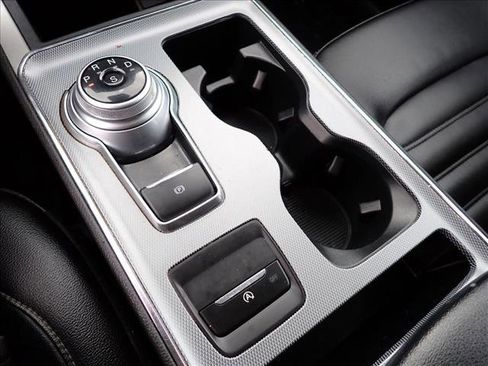 Used 2022 Ford Edge SEL image 18