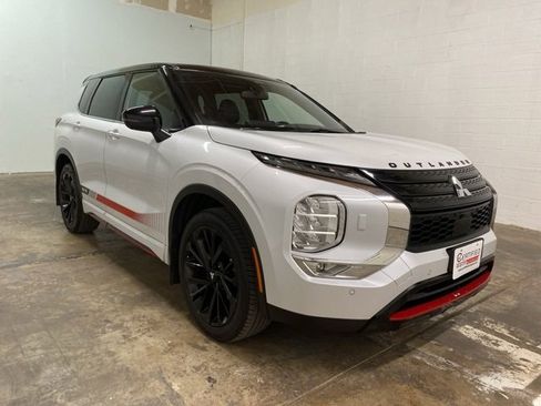 Used 2024 Mitsubishi Outlander Ralliart image 3