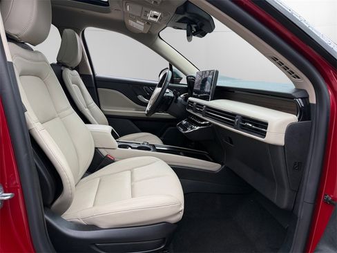 Used 2025 Lincoln Corsair Reserve w/ Equipment Group 202A image 15