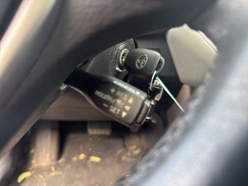 Used 2017 Toyota RAV4 XLE image 33