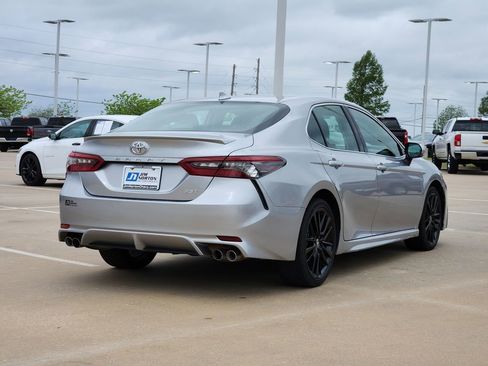 Used 2024 Toyota Camry XSE FWD image 9