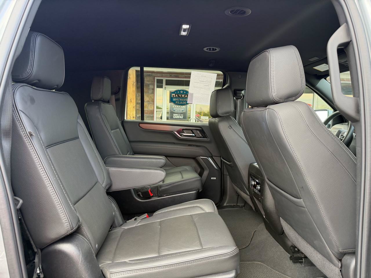 Used 2025 GMC Yukon XL Denali AWD/4WD image 23