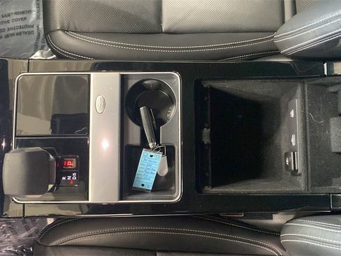 Used 2021 Land Rover Range Rover Velar R-Dynamic S image 19