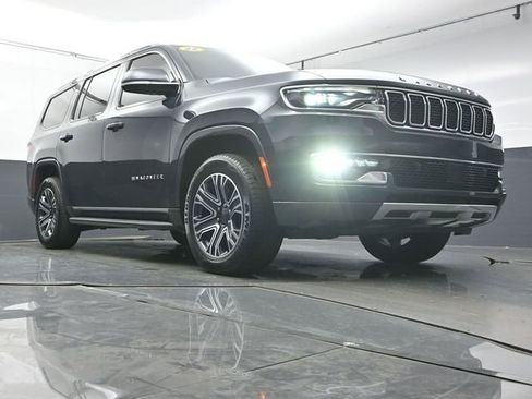 Used 2022 Jeep Wagoneer Series III w/ Flexible Seating Group image 33