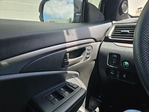 Used 2023 Honda Passport EX-L image 32
