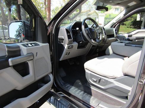 Used 2018 Ford F150 XLT w/ Equipment Group 302A Luxury image 26