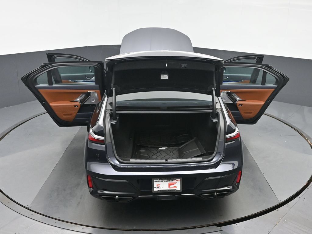 Used 2023 BMW 760i xDrive w/ Luxury Rear Seating Package AWD/4WD image 45