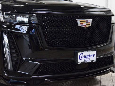 Used 2023 Cadillac Escalade V AWD/4WD image 13
