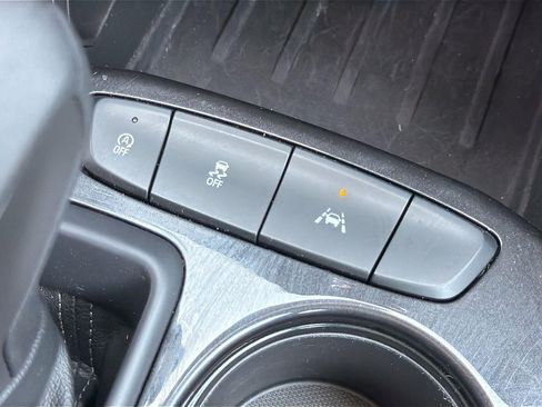 Used 2025 Chevrolet TrailBlazer LS FWD image 17