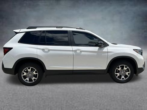 Used 2023 Honda Passport TrailSport image 6