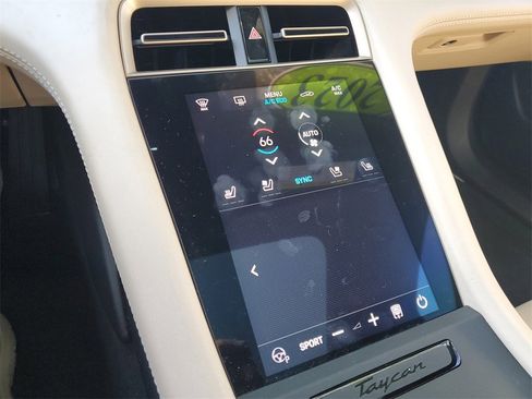 Used 2023 Porsche Taycan image 28