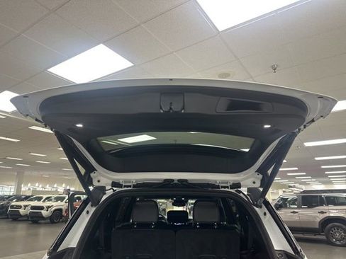 Used 2023 Jeep Grand Cherokee L Laredo AWD/4WD image 23