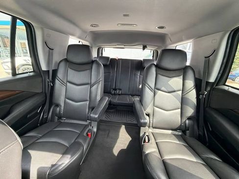 Used 2018 Cadillac Escalade Premium Luxury AWD/4WD image 24