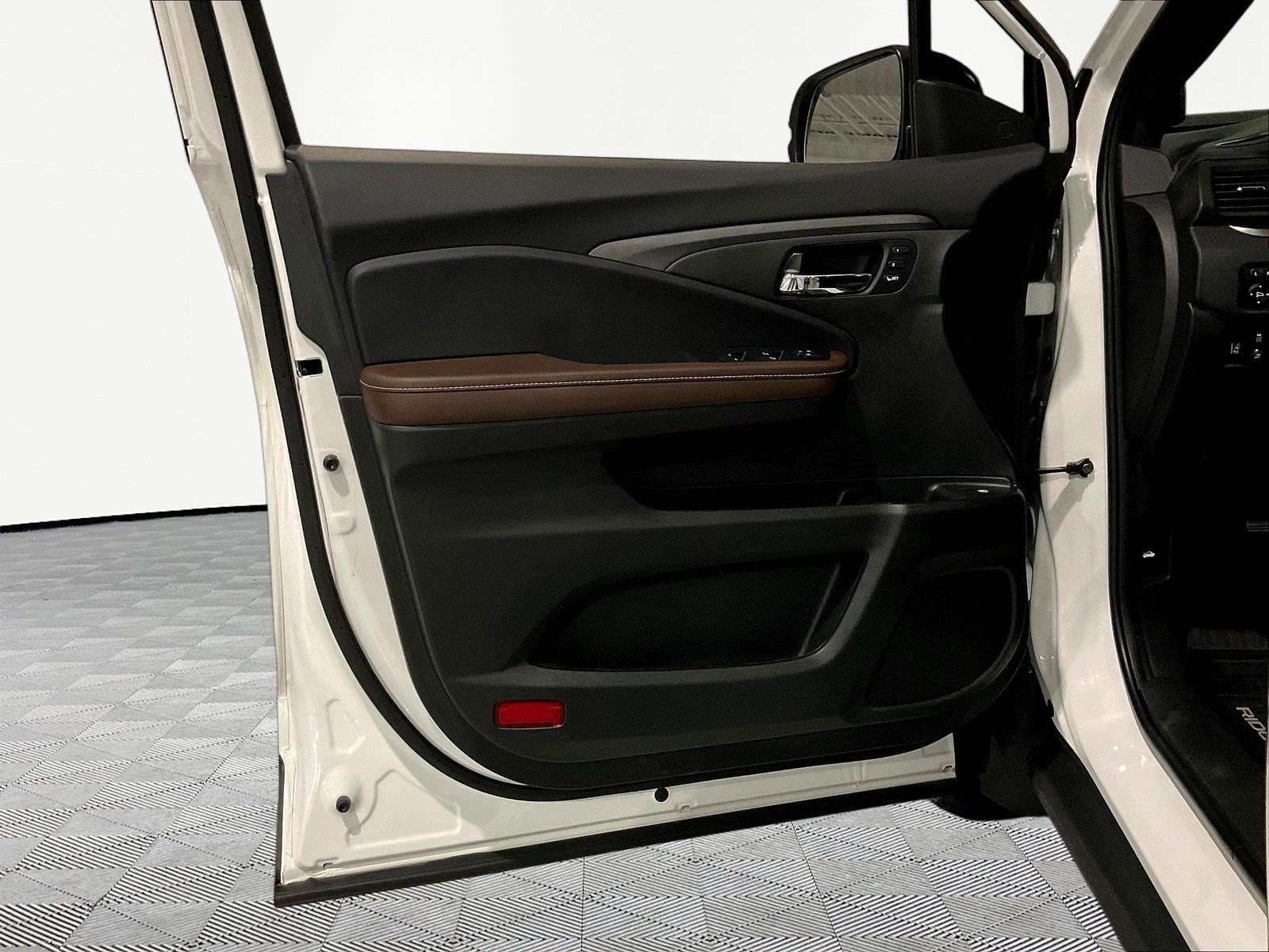 Certified 2025 Honda Ridgeline RTL+ image 21