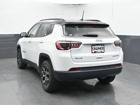 Used 2025 Jeep Compass Limited AWD/4WD image 10