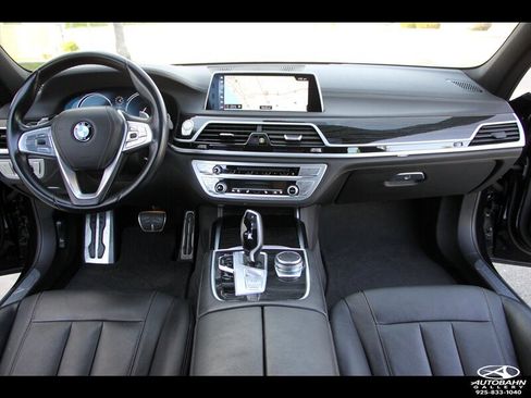 Used 2019 BMW 740i w/ M Sport Package RWD image 39
