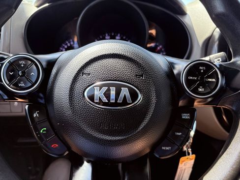 Used 2019 Kia Soul FWD image 46