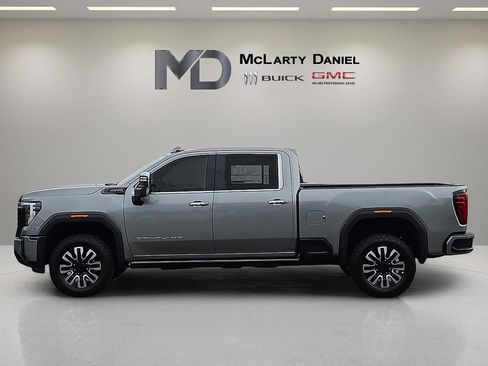 New 2026 GMC Sierra 3500 Denali Ultimate AWD/4WD image 3