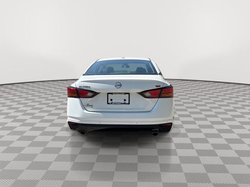 Certified 2025 Nissan Altima 2.5 SR FWD image 10