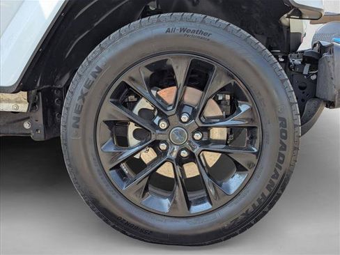Used 2024 Jeep Wrangler Unlimited Sahara AWD/4WD image 23