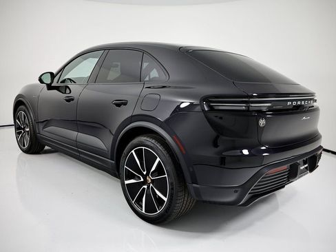 New 2026 Porsche Macan Electric image 3