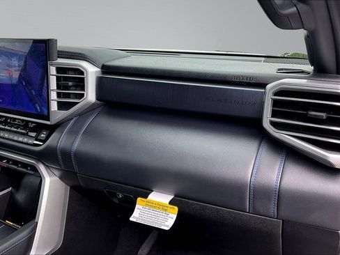 Used 2025 Toyota Sequoia Platinum image 28