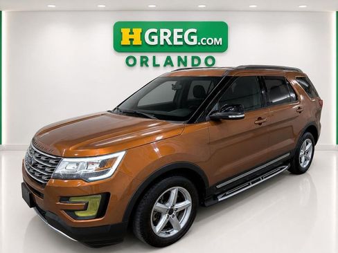 Used 2017 Ford Explorer XLT AWD/4WD image 4
