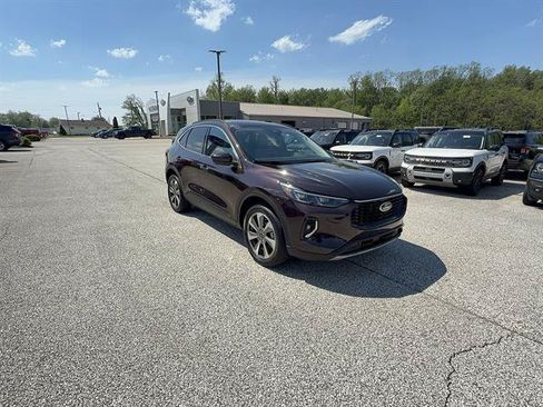 Certified 2023 Ford Escape Platinum w/ Premium Technology Package AWD/4WD image 9