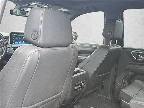 Used 2022 Chevrolet Suburban Z71 w/ Luxury Package image 16