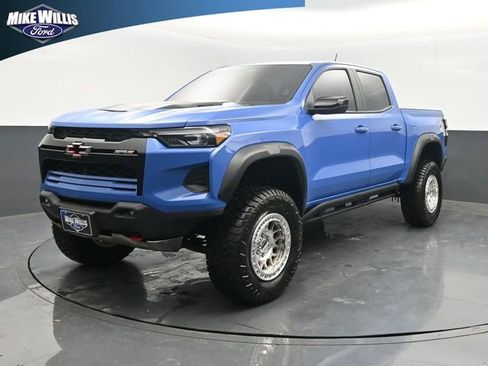 Used 2025 Chevrolet Colorado ZR2 w/ Technology Package AWD/4WD image 3