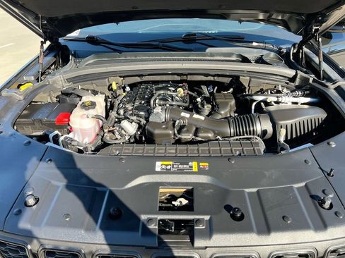 Used 2023 Jeep Grand Cherokee L Laredo image 10