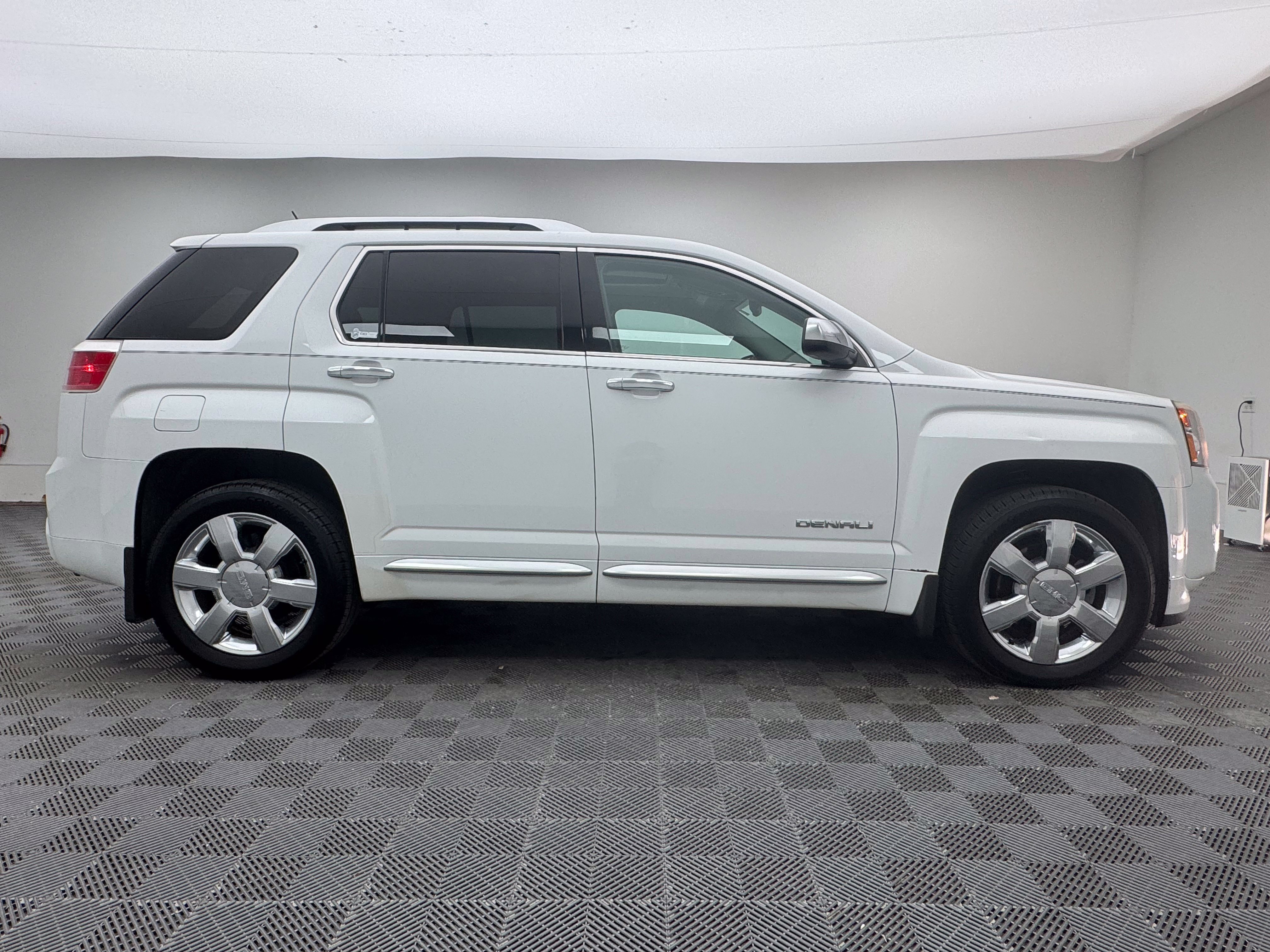 Used 2013 GMC Terrain Denali w/ LPO, Protection Package AWD/4WD image 6