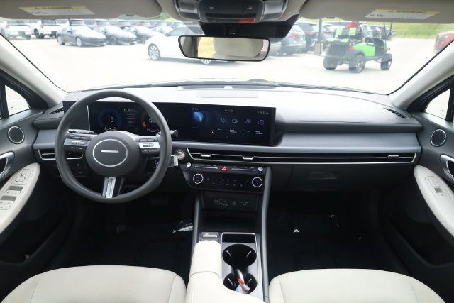 Used 2025 Hyundai Sonata SEL FWD image 10