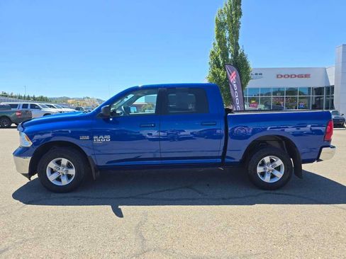 Used 2019 RAM 1500 Classic SLT AWD/4WD image 2