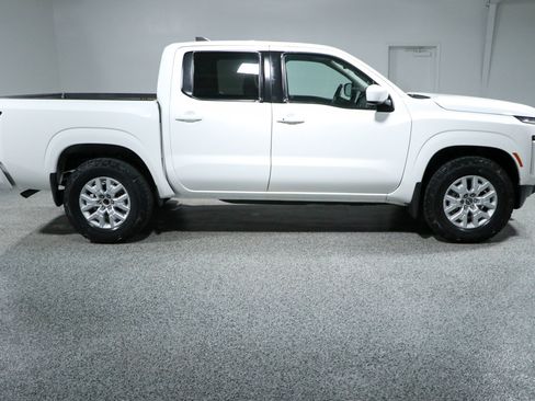 Used 2023 Nissan Frontier SV w/ SV Convenience Package AWD/4WD image 6