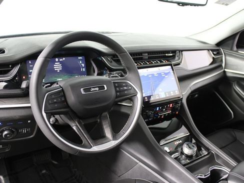 Used 2023 Jeep Grand Cherokee 30th Anniversary image 8